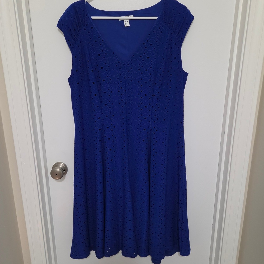 London Style Collection Woman Blue Eyelet V-Neck A-Line Dress 16W 153031